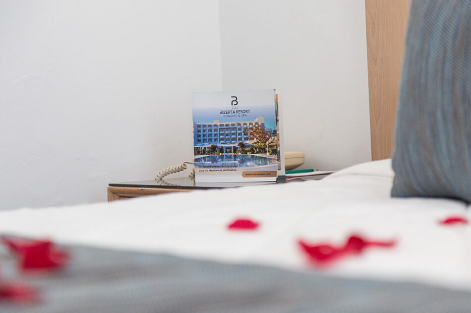 chambre-vue-mer-hotel-bizerte-tunisie-3-1-950x633